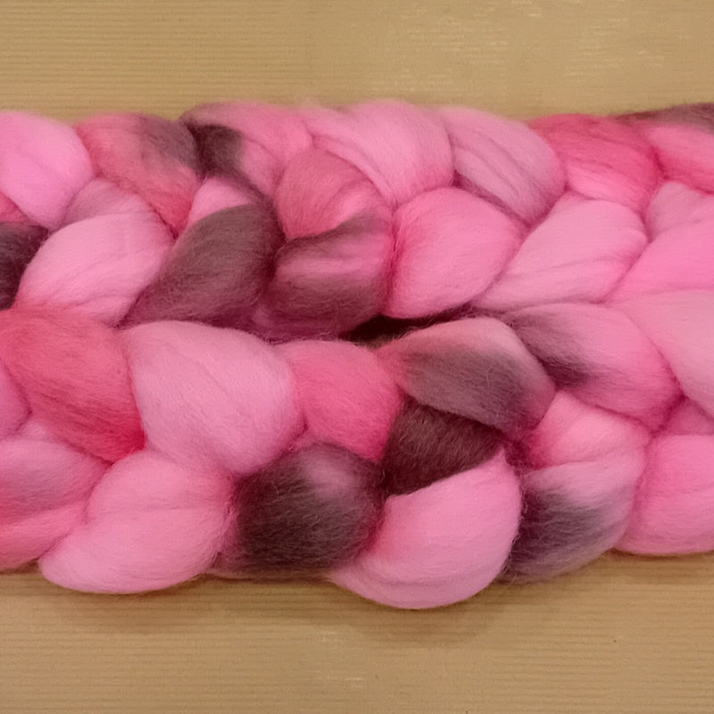 Hand dyed wool fibre