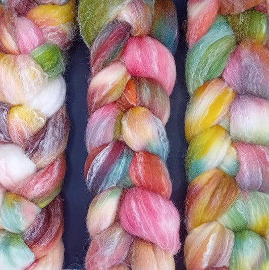 Hand dyed fibre