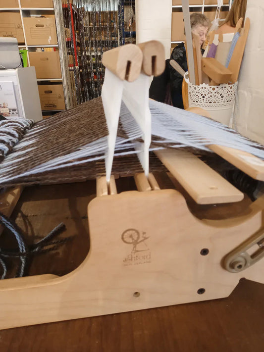 Weave double width with 2 reeds