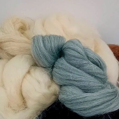 Combed wool top from British sheep breeds for spinning