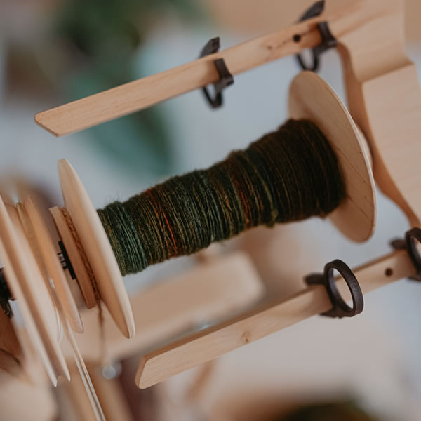 Spinning wheel flyers and bobbins