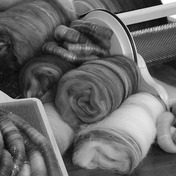 Prepare sheep and alpaca fleece, blend and mix different fibre types and colours, get creative with rolags and batts