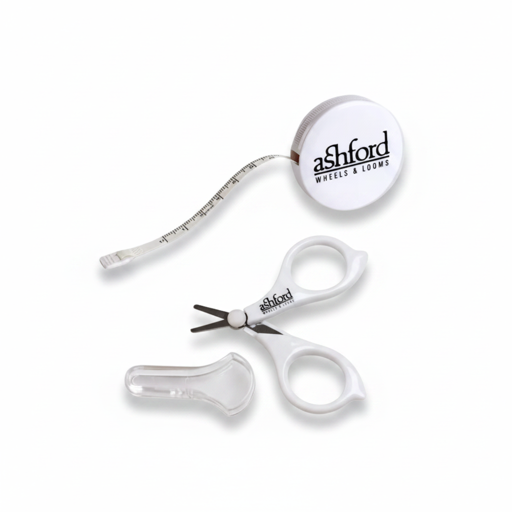 Little craft scissors and retractable sewing tape set