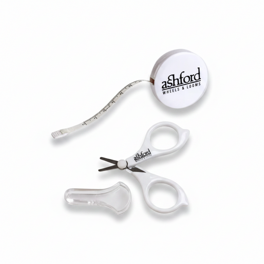 Little craft scissors and retractable sewing tape set