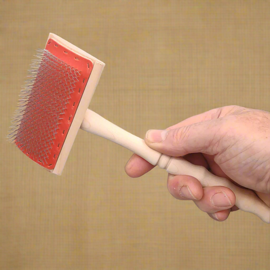 Flick carder brush