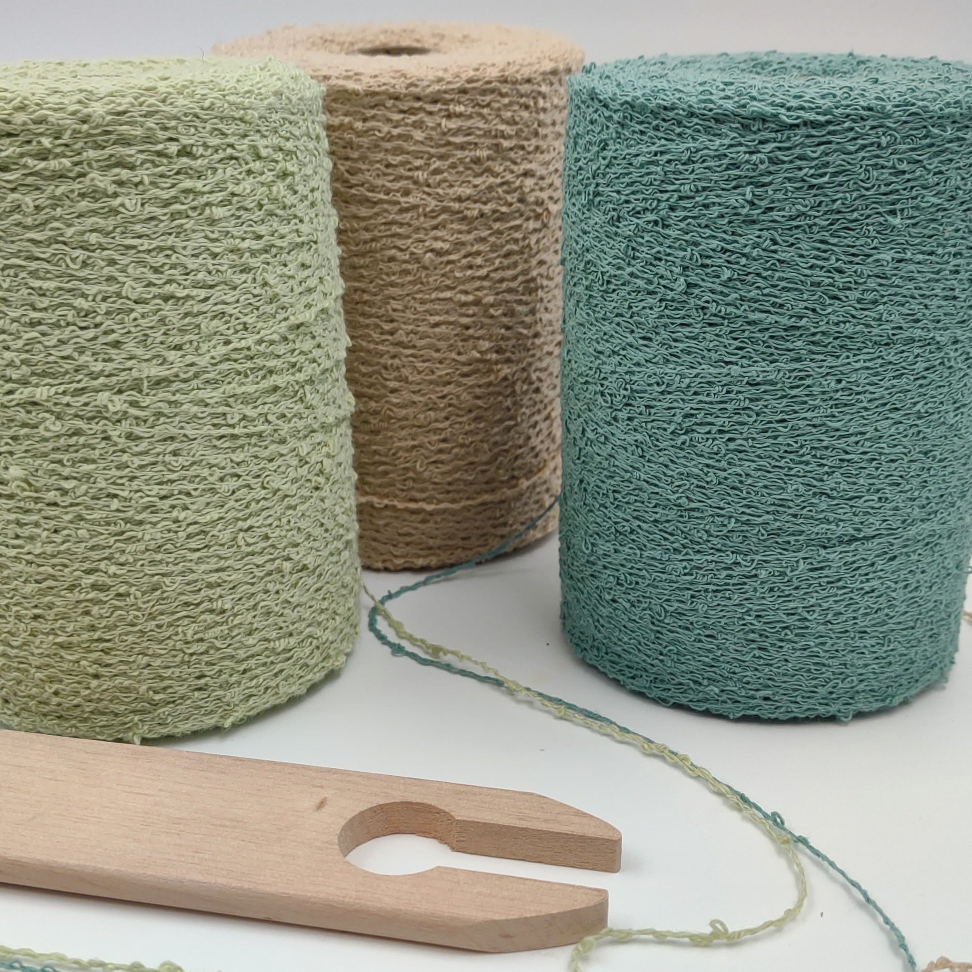 Maurice Brassard 8/2 cotton boucle weaving yarn – FibreHut